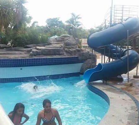 Ecologic Park ap 2 quartos para 7 pessoas 1park aquático 10 piscinas termais Caldas Novas Exterior foto